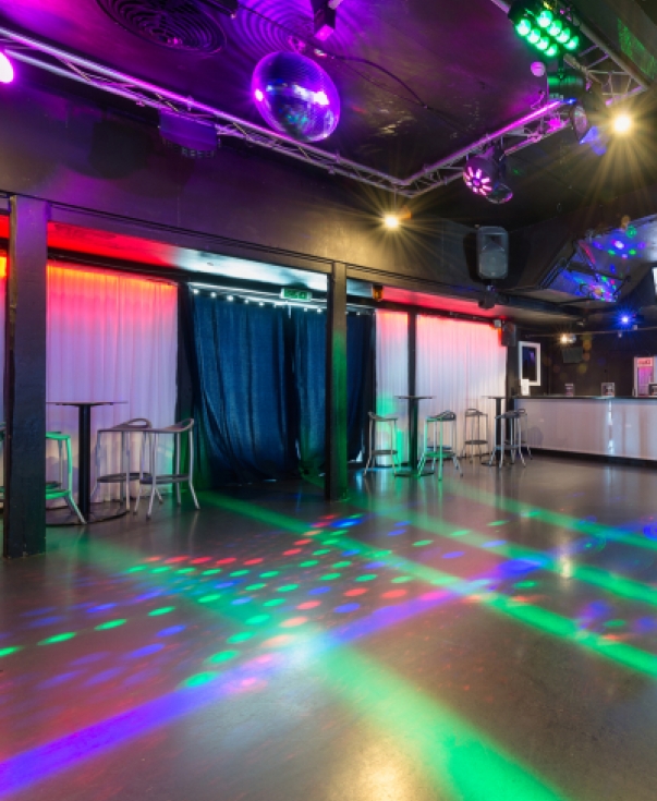 Club Maxx nightclub and bar